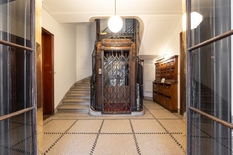 ANTWERPEN - Harmoniepark/Albertpark: Exclusief, luxeappartement van 200m² met adembenemende parkzichten, 3 slaapkamers, 2 badkamers + parking.
Wonen op een van de meest gegeerde locaties van Antwerpen, met uitzicht op het Albertpark.
BESCHRIJVING