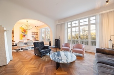 ANTWERPEN - Harmoniepark/Albertpark: Exclusief, luxeappartement van 200m² met adembenemende parkzichten, 3 slaapkamers, 2 badkamers + parking.
Wonen op een van de meest gegeerde locaties van Antwerpen, met uitzicht op het Albertpark.
BESCHRIJVING