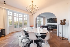 ANTWERPEN - Harmoniepark/Albertpark: Exclusief, luxeappartement van 200m² met adembenemende parkzichten, 3 slaapkamers, 2 badkamers + parking.
Wonen op een van de meest gegeerde locaties van Antwerpen, met uitzicht op het Albertpark.
BESCHRIJVING