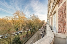 ANTWERPEN - Harmoniepark/Albertpark: Exclusief, luxeappartement van 200m² met adembenemende parkzichten, 3 slaapkamers, 2 badkamers + parking.
Wonen op een van de meest gegeerde locaties van Antwerpen, met uitzicht op het Albertpark.
BESCHRIJVING
