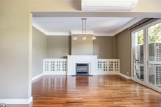 ANTWERPEN - Harmoniepark/Albertpark: Instapklaar appartement van ca 188 m² met adembenemende parkzichten, 3 slaapkamers en 2 badkamers. EPC-label B.
BESCHRIJVING:
Het appartement bevindt zich op de 3° verdieping.
Via de veiligheidsdeur betreedt m