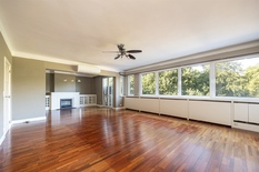 ANTWERP - Harmoniepark/Albertpark: Ready-to-move-in flat of approx. 188 m² with breathtaking views of the park, 3 bedrooms and 2 bathrooms. EPC rating B.

DESCRIPTION:

The flat is situated on the 3rd floor.
The security door leads into the spacious