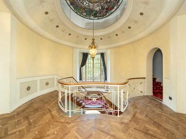 E1639240352097652169_5391PL.jpg