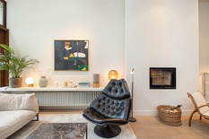 ANTWERPEN - Harmonie: Montebellostraat : Prachtige gerenoveerde luxewoning met ruime tuin, 5 slaapkamers en 4 badkamers op 326m².
BESCHRIJVING:
De woning werd in 2017 volledig gerenoveerd met hoogwaardige materialen.
Gelegen in een rustige eenri