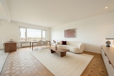 ANTWERP - Jan Van Rijswijcklaan: Fully renovated, ready-to-move-in flat with 4 bedrooms, 2 bathrooms and 2 parking spaces.