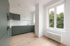 ANTWERP - Expo: Fully renovated 2-bedroom flat with spacious terrace. EPC - B
Located on the 2° floor of a small building without lift, this flat was completely renovated with high-quality materials.
Very quiet location in the residential Expo distri