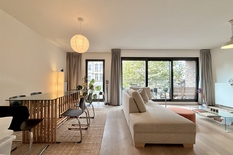 ANTWEREPEN - Zuid: Stijlvol en instapklaar appartement met 2 slaapkamers en ruim terras
BESCHRIJVING :
Dit instapklare appartement is gelegen op de 1° verdieping van een recent gebouw met lift.
Inkomhal. Open eet- en leefruimte met grote raampart