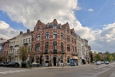 WILRIJK -Park Den Brandt: Appartement met 1 slaapkamer in een gerenoveerde herenwoning.

BESCHRIJVING:
Dit aangename appartement is gelegen op de 2° verdieping van een gerenoveerde herenwoning, op een uitstekende locatie nabij Park Den Brandt.
De lee