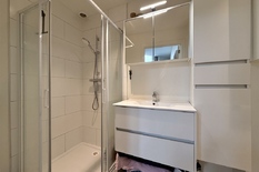 WILRIJK -Park Den Brandt: Appartement met 1 slaapkamer in een gerenoveerde herenwoning.

BESCHRIJVING:
Dit aangename appartement is gelegen op de 2° verdieping van een gerenoveerde herenwoning, op een uitstekende locatie nabij Park Den Brandt.
De lee