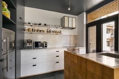 ANTWERPEN - Britselei: Mooi, karaktervol en zonnig GEMEUBELD hoekappartement met 2 slaapkamers op toplocatie 

Beleef het bruisende Antwerpse stadsleven op zijn best in dit licht en sfeervol ingericht appartement op de 4° verdieping van een statig gebo