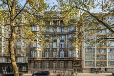 ANTWERPEN - Belgiëlei: Prachtig appartement van ca 230m² met 4 slaapkamers, 2 badkamers + P. EPC-score C.
BESCHRIJVING:
Het appartement is gelegen in een gebouw respectievelijk in art-deco- en beaux-artsstijl, naar een ontwerp door de architect Fr