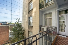 ANTWERPEN - Belgiëlei: Prachtig appartement van ca 230m² met 4 slaapkamers, 2 badkamers + P. EPC-score C.
BESCHRIJVING:
Het appartement is gelegen in een gebouw respectievelijk in art-deco- en beaux-artsstijl, naar een ontwerp door de architect Fr