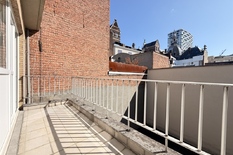 ANTWERPEN - Bij Meir - Otto Veniusstraat 5: Charmante studio in hartje Antwerpen

BESCHRIJVING:
 
Deze aangename studio is gelegen in de Otto Veniusstraat, op een bijzonder centrale locatie in het hart van Antwerpen. 
De Meir, het historische stadsce